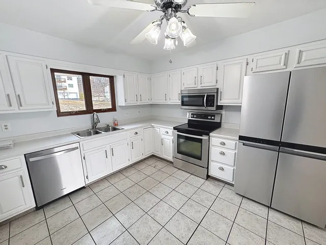 $116,500 | 3715 35th Street, Unit 3, Moline, IL 61265