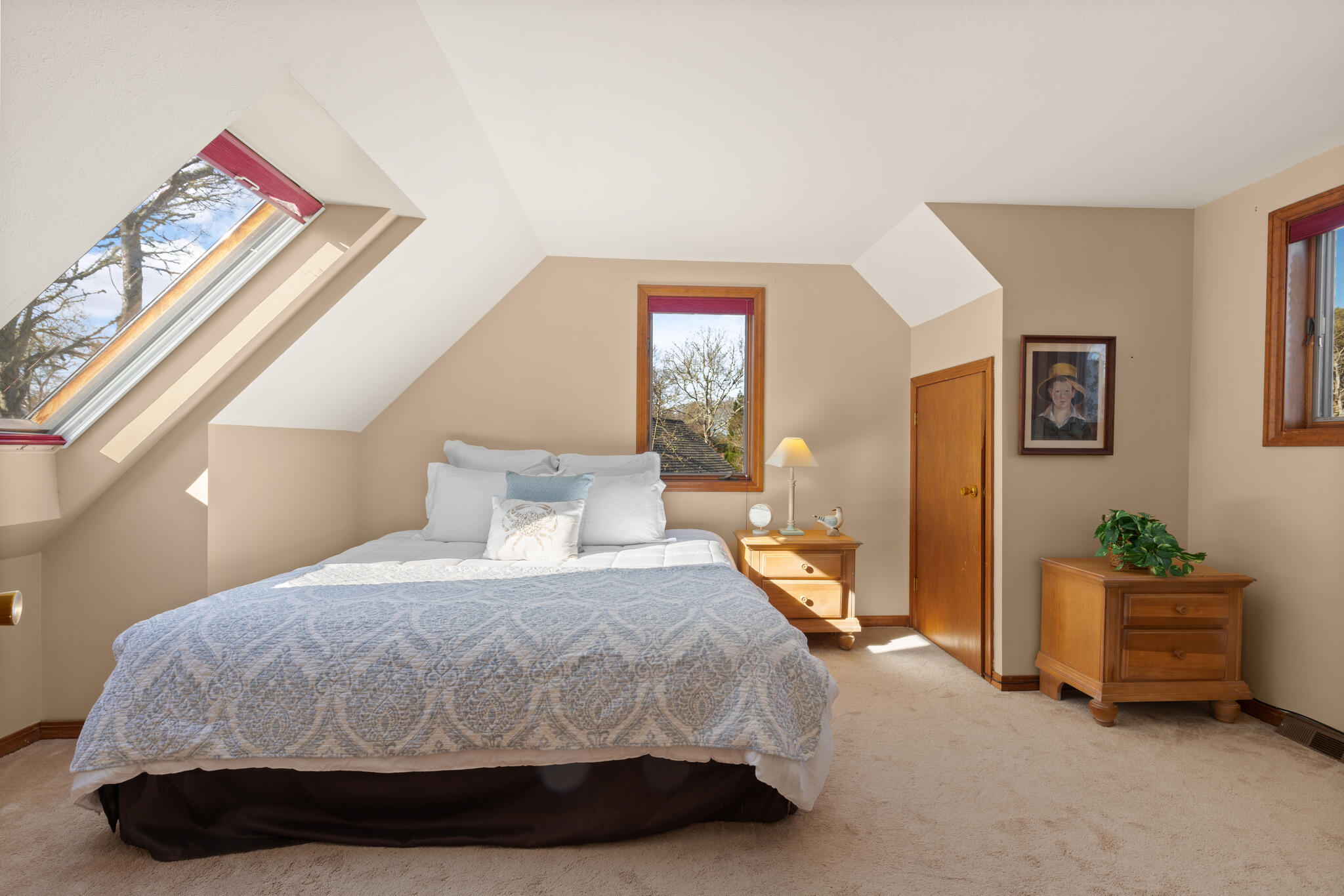 103 Summersea Road Mashpee, MA 02649 - Photo 23 of 41 a bedroom with a bed and a couch