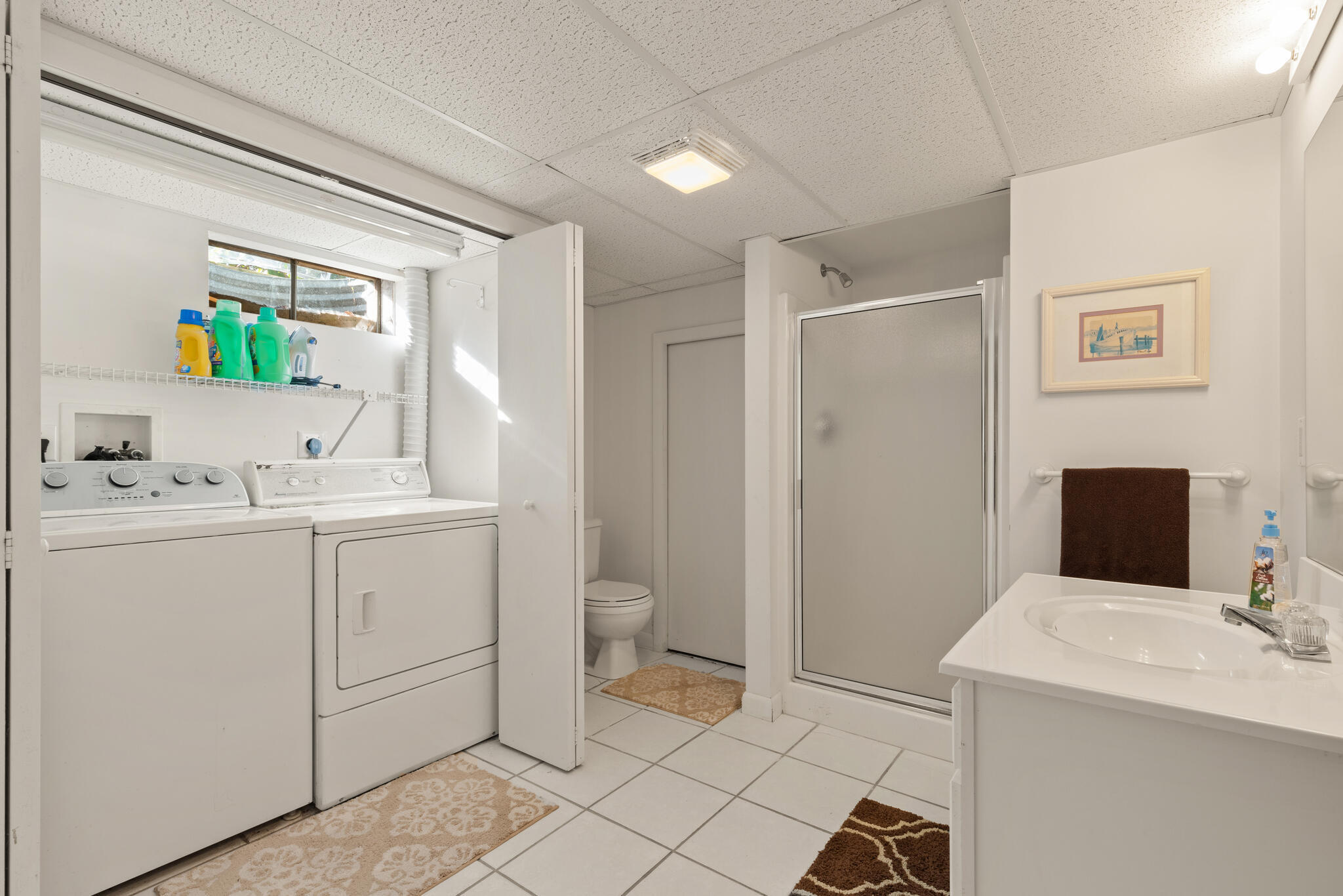 103 Summersea Road Mashpee, MA 02649 - Photo 31 of 41 a bathroom with a sink toilet and shower