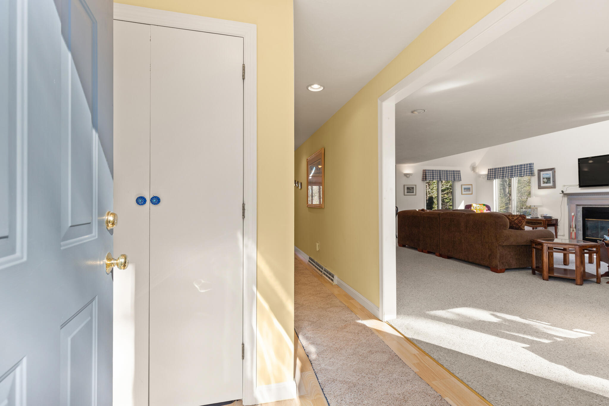 103 Summersea Road Mashpee, MA 02649 - Photo 6 of 41 a view of a living room