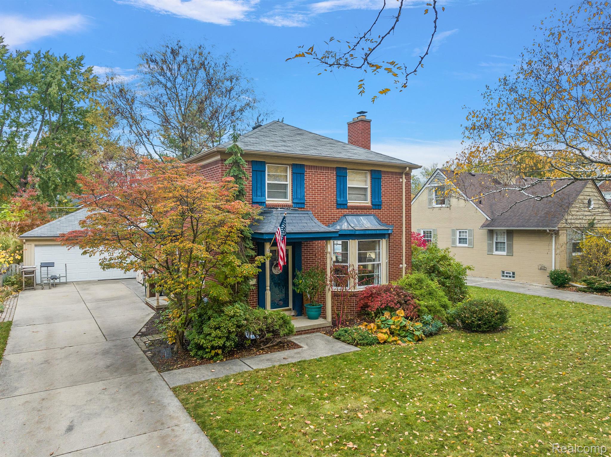 998 Hampton Road Grosse Pointe, MI 48236 - Photo 2 of 28 Gallery Image 2