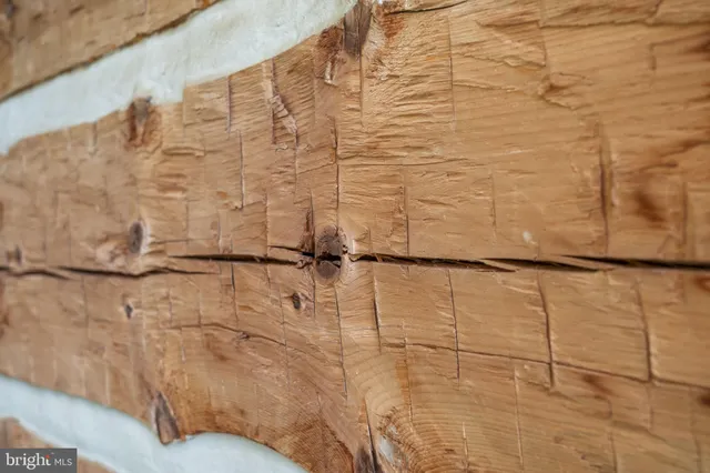 a view of a large window with an outdoor space