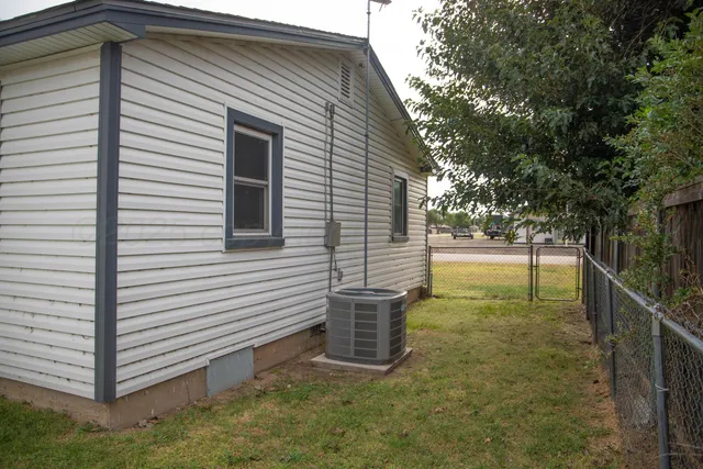 $237,000 | 1200 Park Avenue, Panhandle, TX 79068