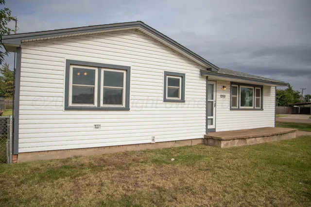 $237,000 | 1200 Park Avenue, Panhandle, TX 79068