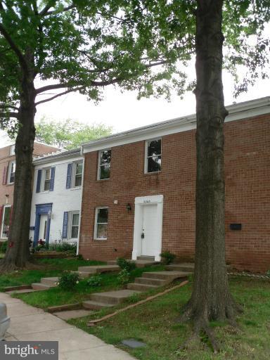 9349 Taney Road Manassas, VA 20110 - Photo 19 of 19 Full brick front, new windows.