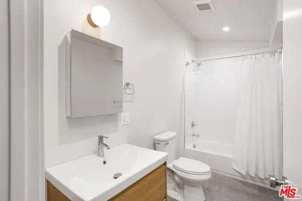 $1,995,000 | 126 Franklin Court, Glendale, CA 91205