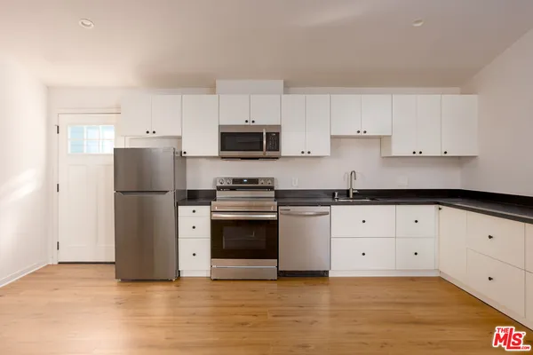 $1,995,000 | 126 Franklin Court, Glendale, CA 91205