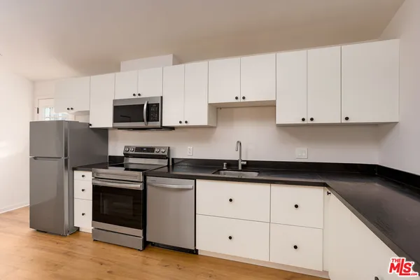 $1,995,000 | 126 Franklin Court, Glendale, CA 91205