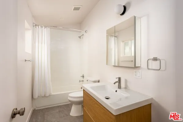 $1,995,000 | 126 Franklin Court, Glendale, CA 91205