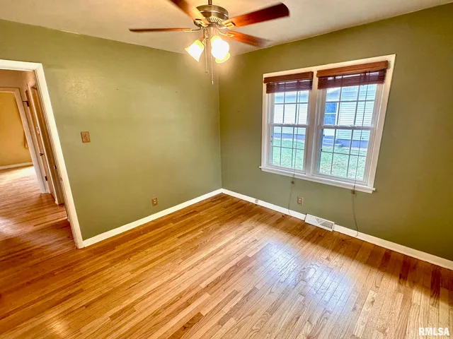 $158,000 | 512 West Greenwood Avenue, Jacksonville, IL 62650