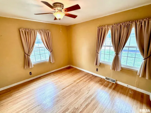 $158,000 | 512 West Greenwood Avenue, Jacksonville, IL 62650