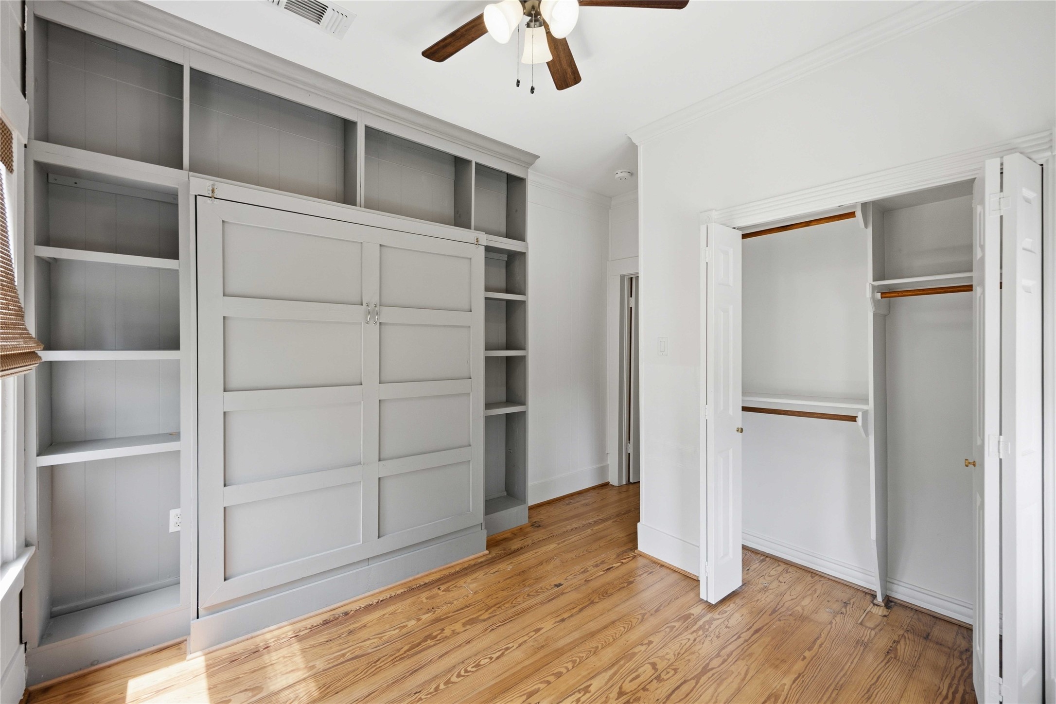 208 Archer Street Houston, TX 77009 - Photo 16 of 26 The front bedroom can be an office space or...