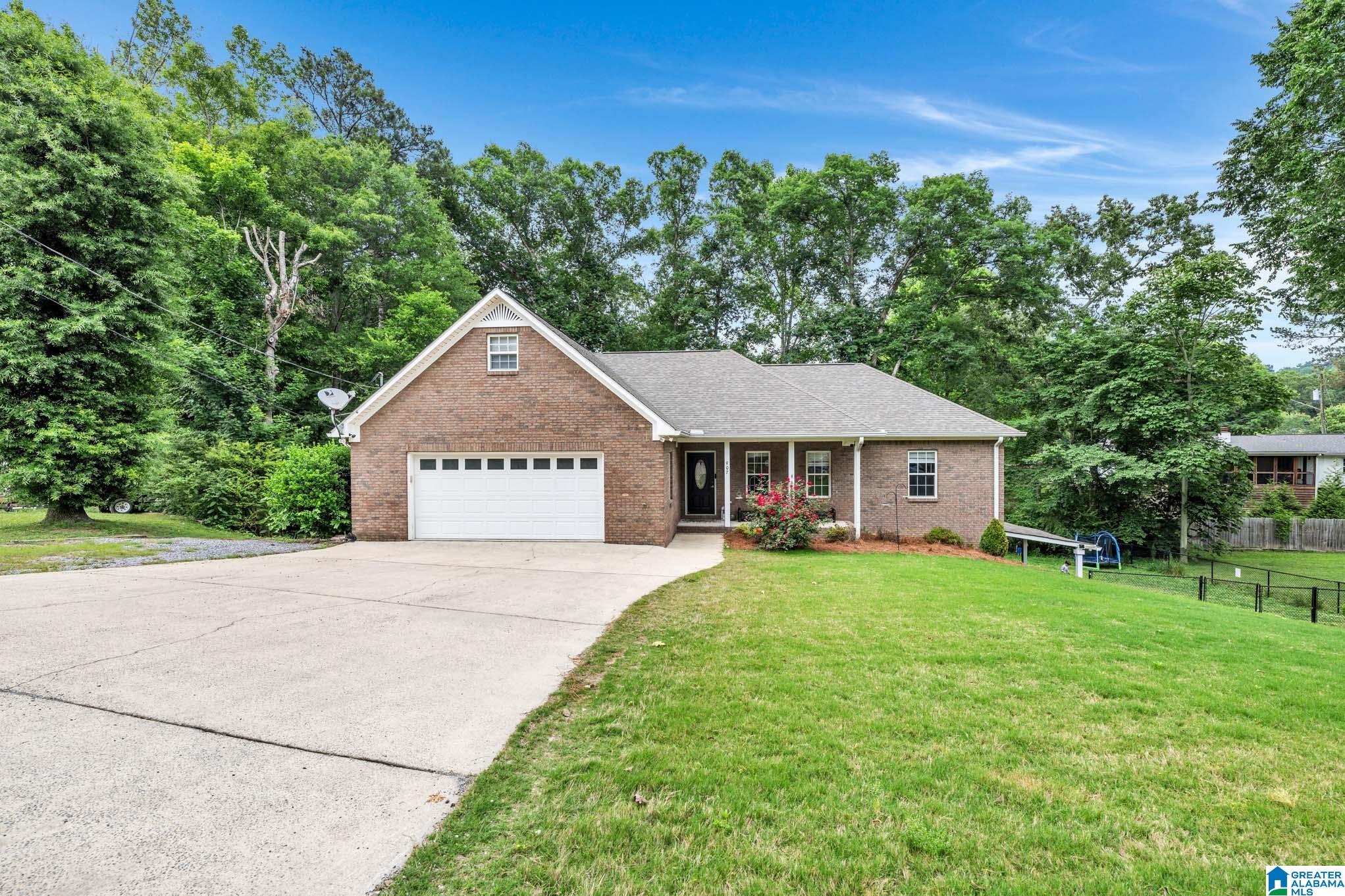 907 Spruce Road Oneonta, AL 35121 - Photo 2 of 37