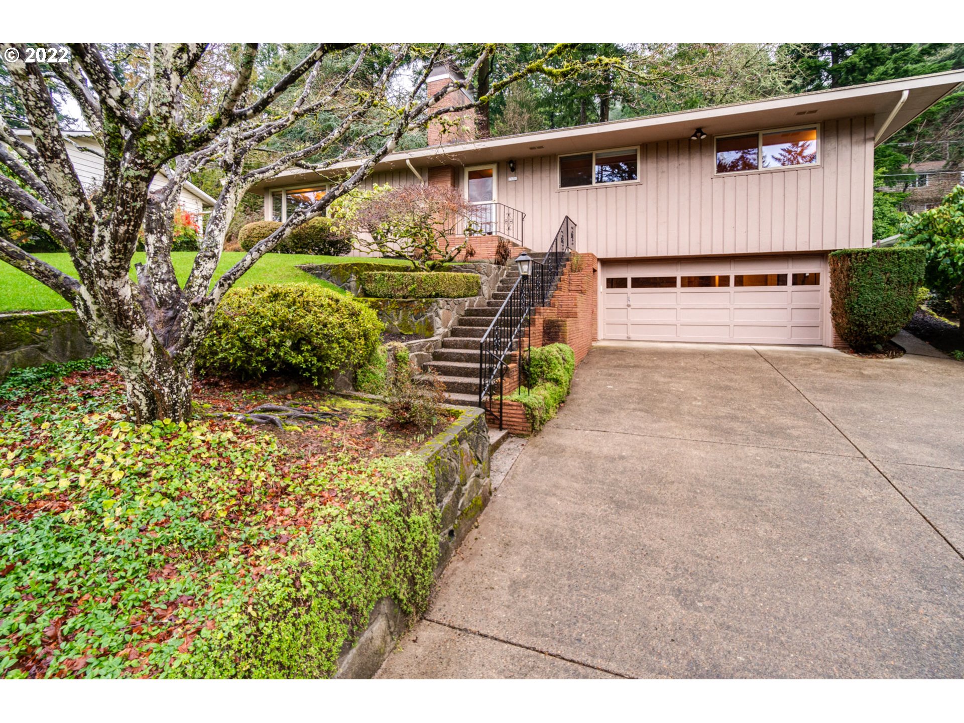 2131 Southwest Sunset Boulevard Portland, OR 97239 - Photo 1 of 31 Gallery Image 1