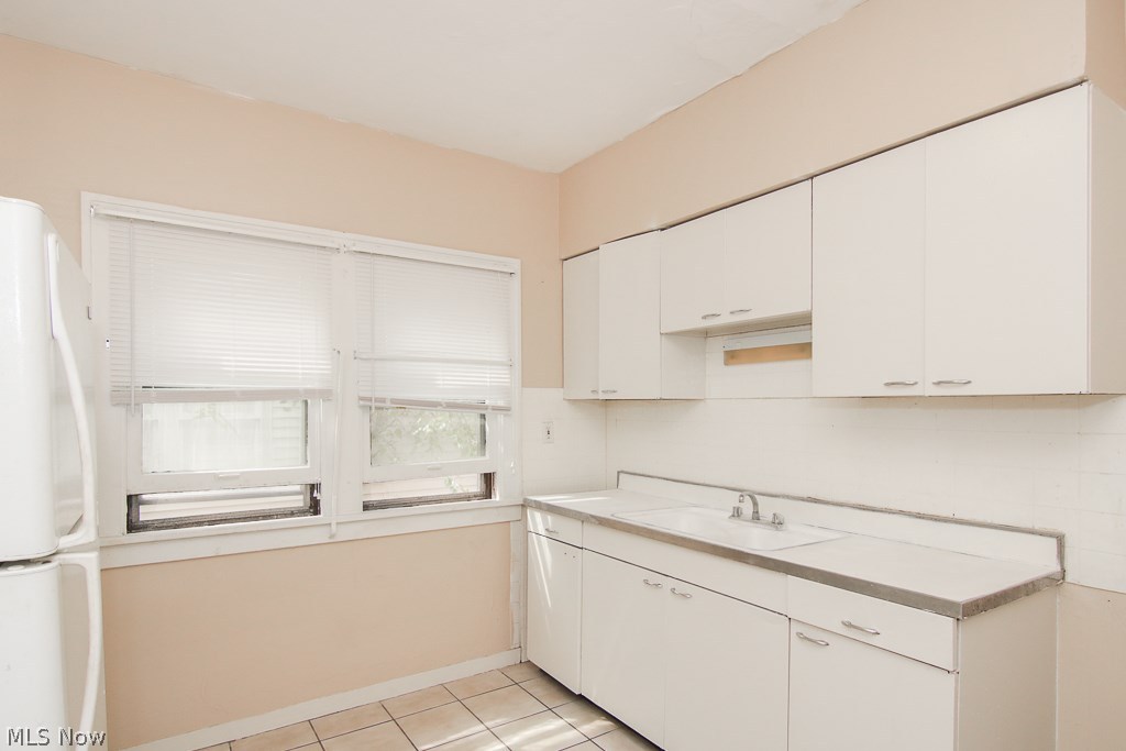 2177 Rexwood Road Cleveland, OH 44118 - Photo 8 of 16