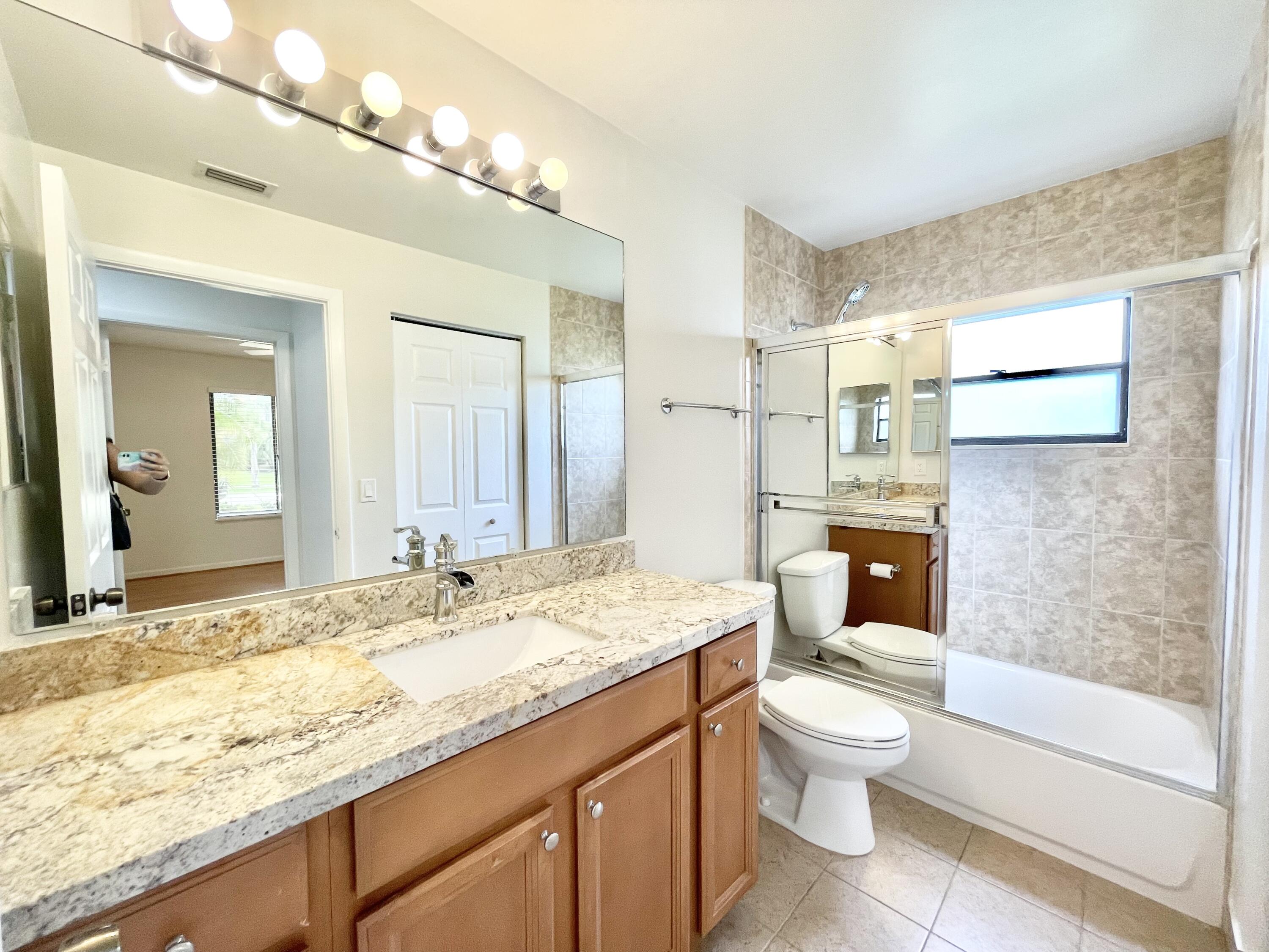 22550 Grouper Court Boca Raton, FL 33428 - Photo 16 of 20 2nd Full Bathroom
