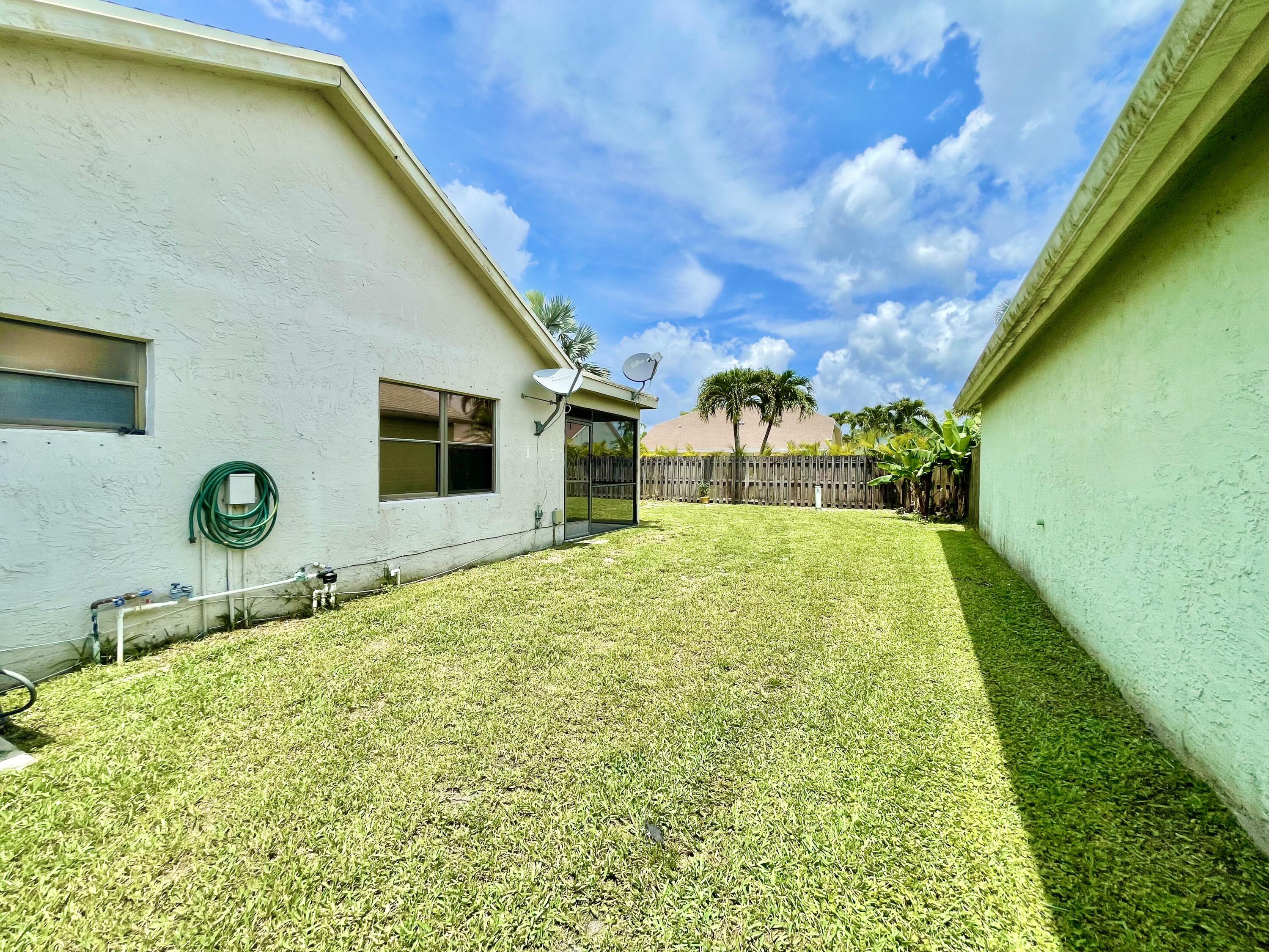 22550 Grouper Court Boca Raton, FL 33428 - Photo 19 of 20 Spacious Fenced Yard