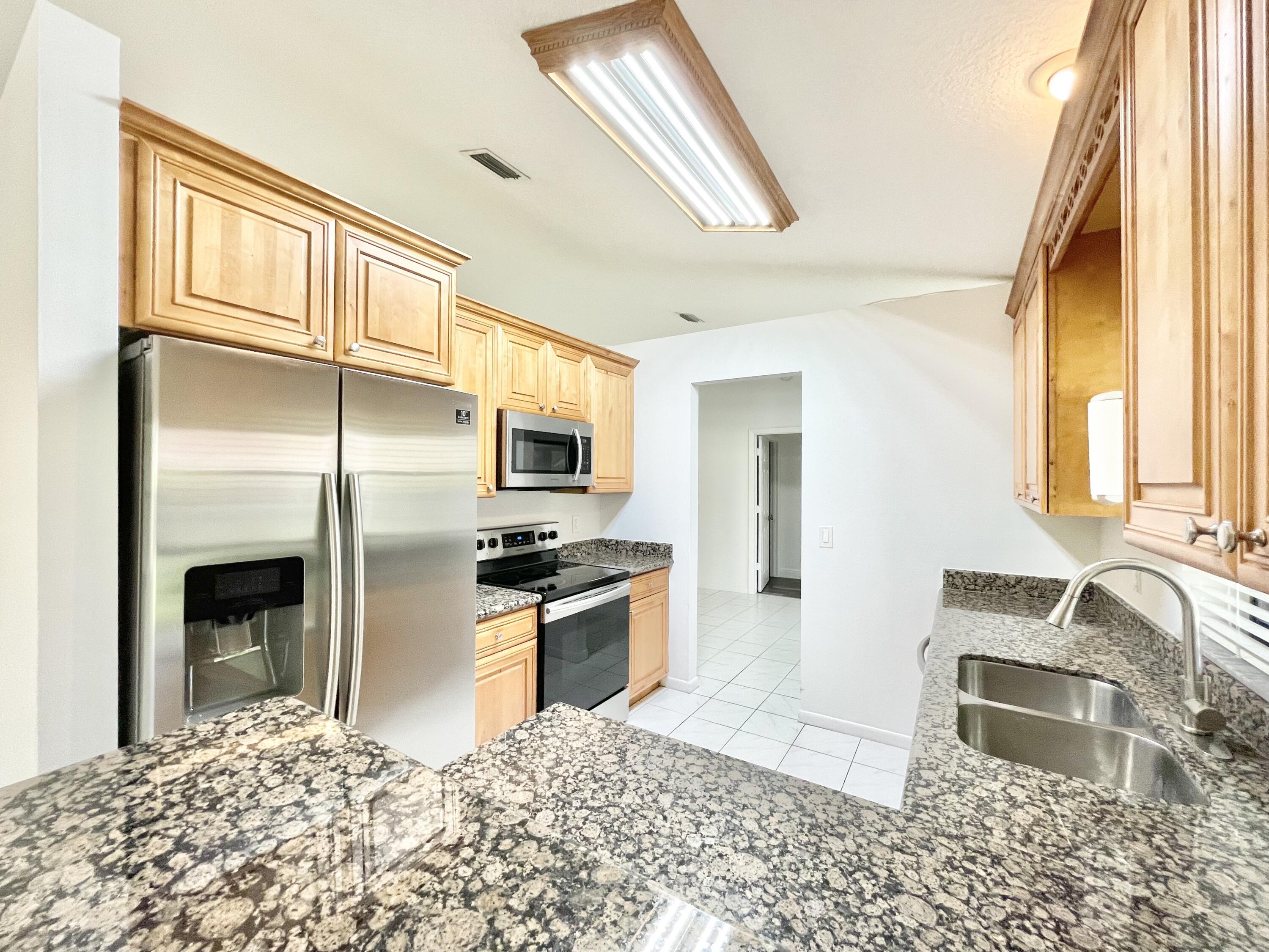 22550 Grouper Court Boca Raton, FL 33428 - Photo 4 of 20 Updated Granite Kitchen