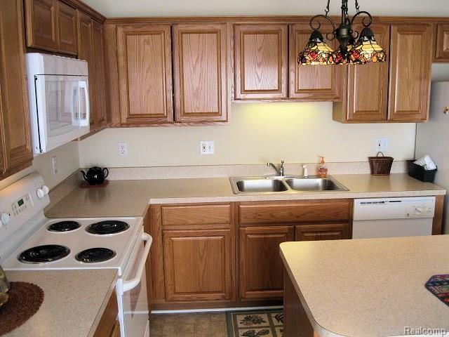 33522 Utica Road, Unit 7 Fraser, MI 48026 - Photo 6 of 25 33522 Utica Rd, Unit 7 006.jpg