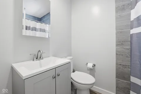 $285,000 | 4532 Kingsley Drive, Indianapolis, IN 46205