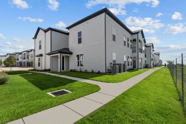 $2,251 | 1664 Hillside Terrace, Unit 4416, Buda, TX 78610