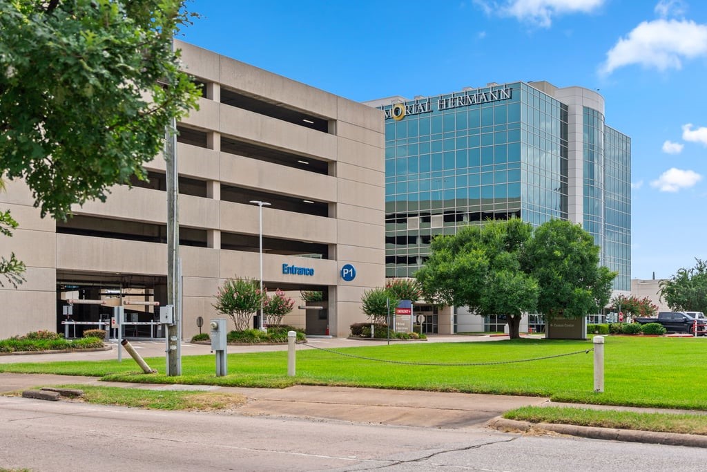 1128 West 26th Street Houston, TX 77008 - Photo 43 of 48 Hospital located within 5 mins.