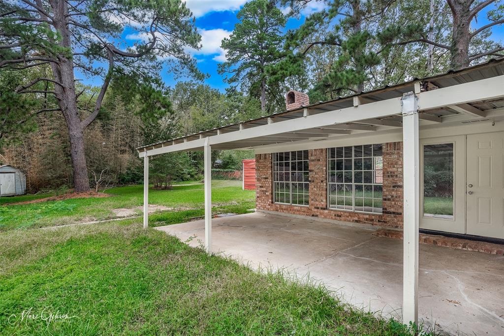 3112 Gorton Road Shreveport, LA 71119 - Photo 3 of 19 a view of a house with backyard and porch