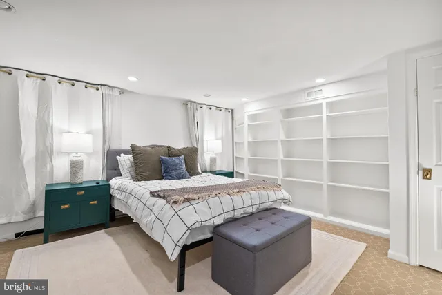 $7,000 | 400 South Lee Street, Alexandria, VA 22314