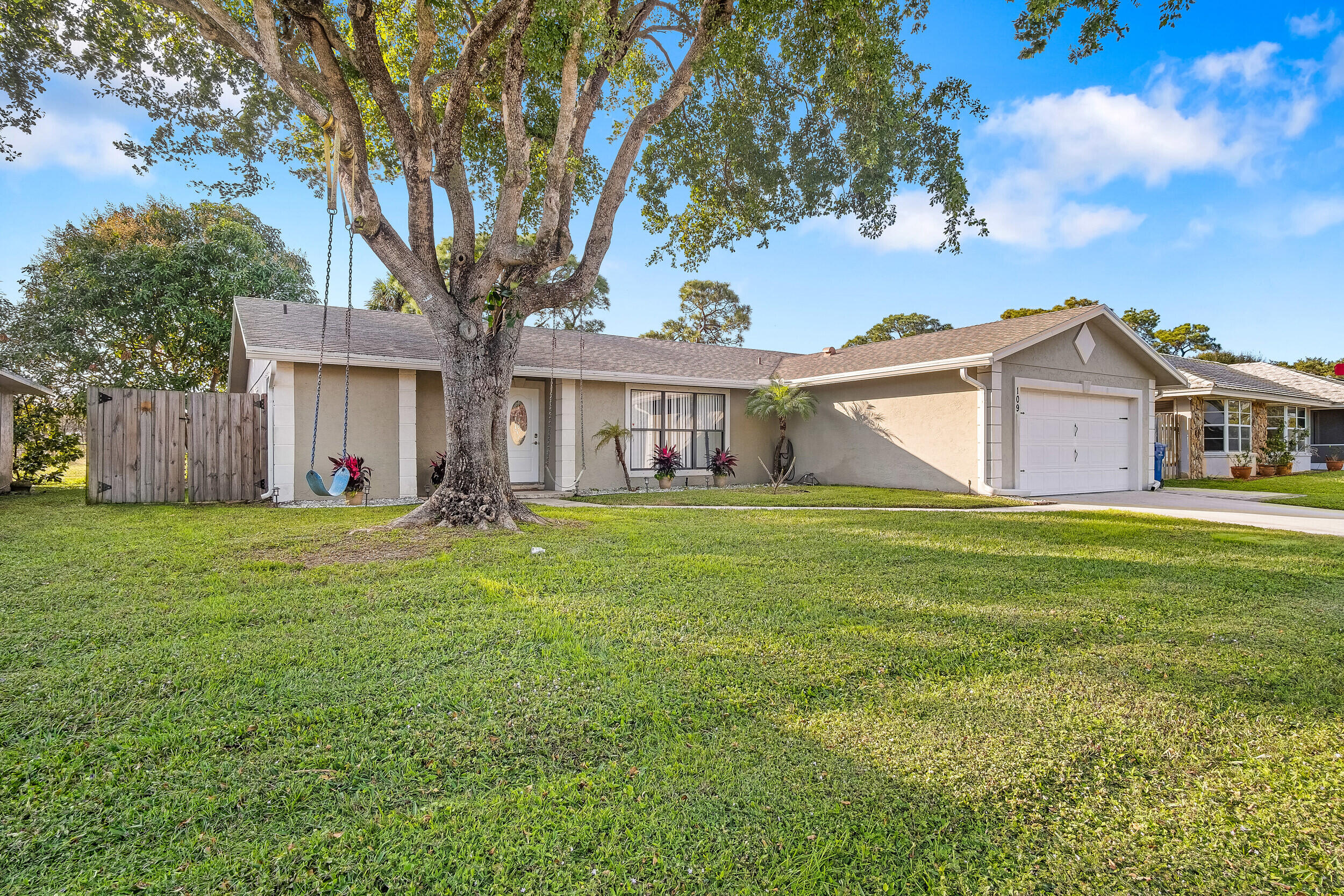 109 Timber Run West Riviera Beach, FL 33407 - Photo 2 of 57 1_109 timber run-35