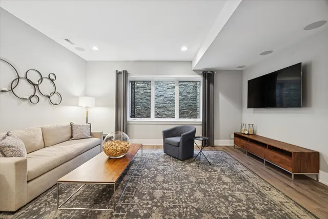 $2,075,000 | 562 Fairfield Avenue, Elmhurst, IL 60126