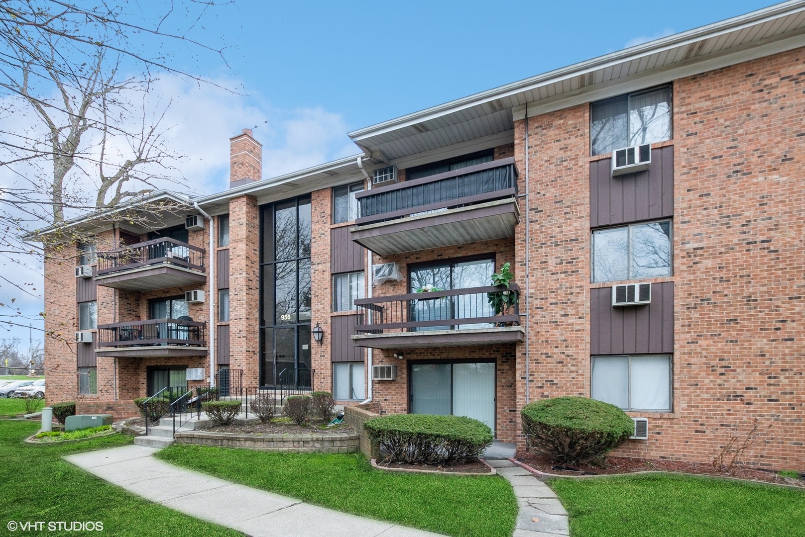 956 Olive Road, Unit A1 Homewood, IL 60430 - Photo 1 of 10 Gallery Image 1