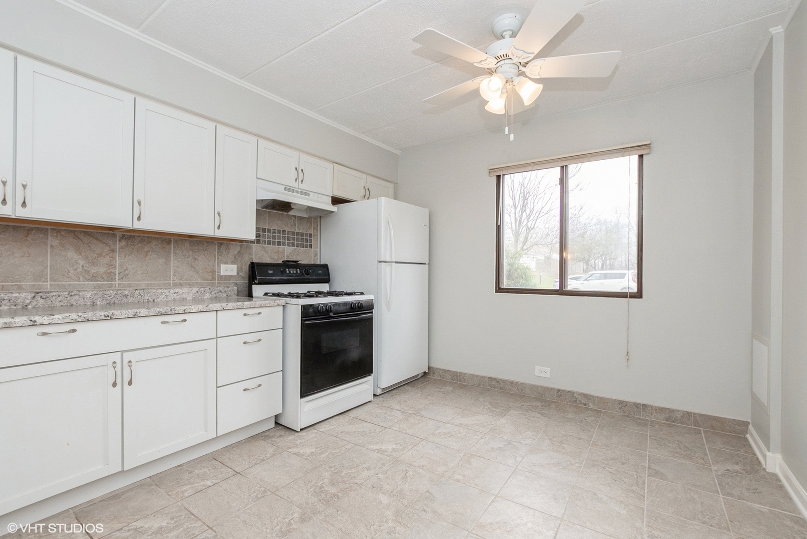956 Olive Road, Unit A1 Homewood, IL 60430 - Photo 6 of 10 Gallery Image 6