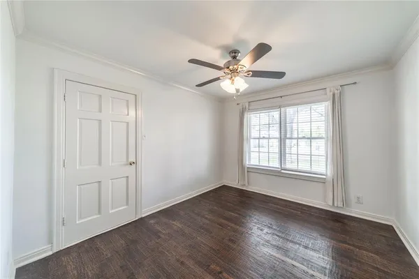 $2,850 | 7302 Kenwell Street, Dallas, TX 75209