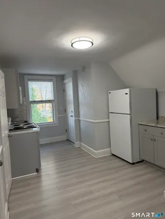 $2,000 | 220 Alpine Street, Bridgeport, CT 06610