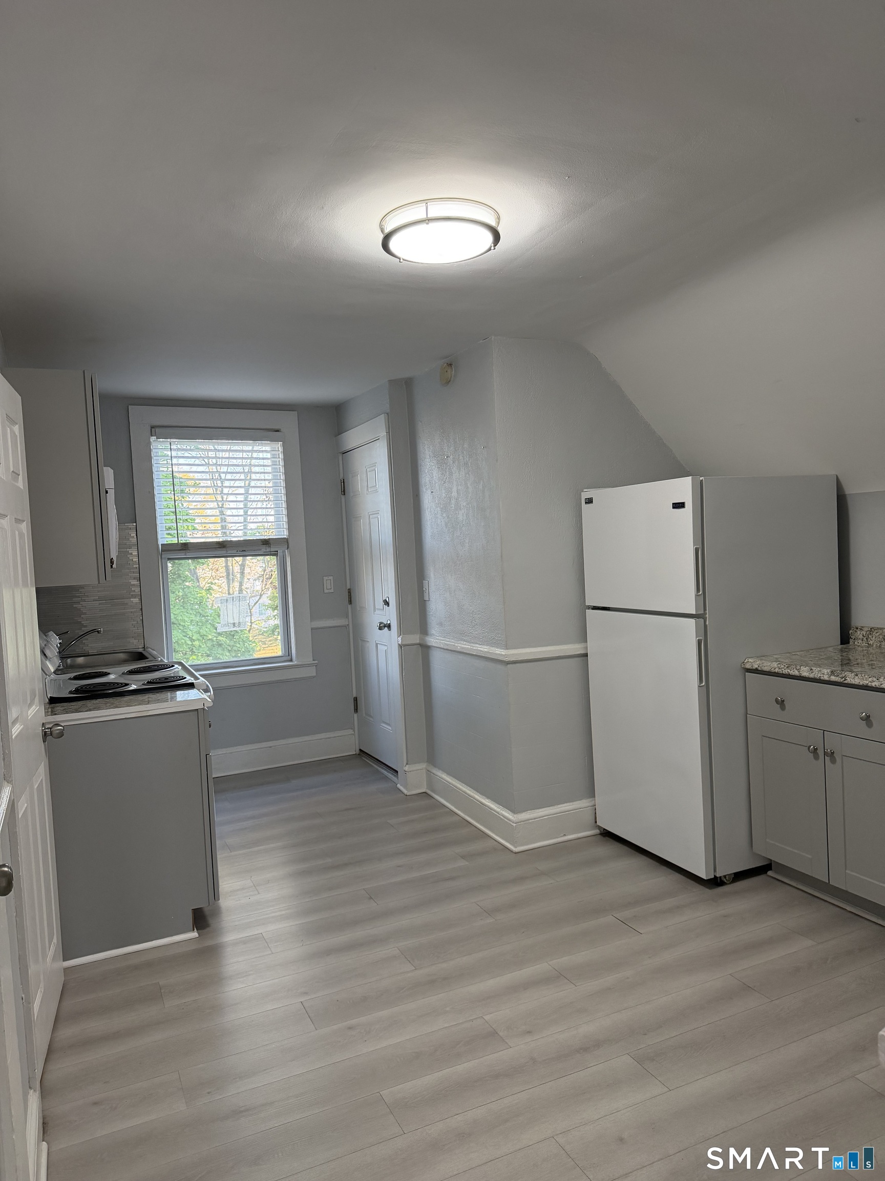 220 Alpine Street Bridgeport, CT 06610 - Photo 7 of 11