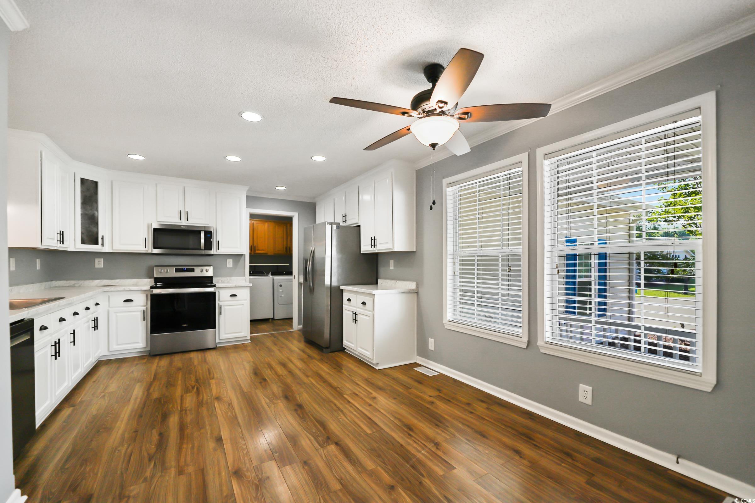 333 Walden Lake Road Conway, SC 29526 - Photo 9 of 28 Kitchen featuring stainless steel appliances, wash
