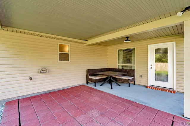 $214,900 | 11553 Mary Lee Drive, Denham Springs, LA 70726