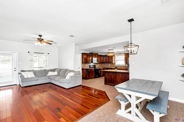 $214,900 | 11553 Mary Lee Drive, Denham Springs, LA 70726