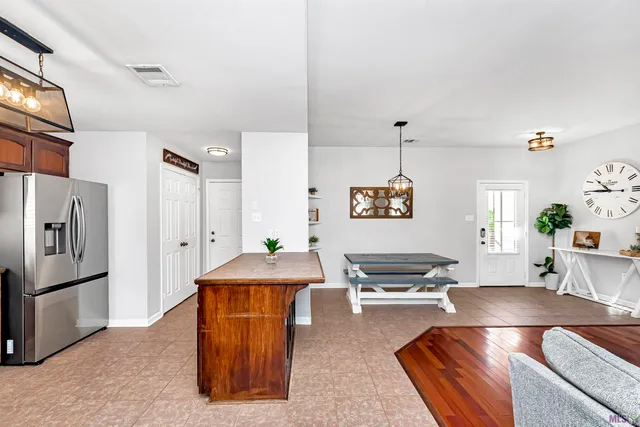 $214,900 | 11553 Mary Lee Drive, Denham Springs, LA 70726