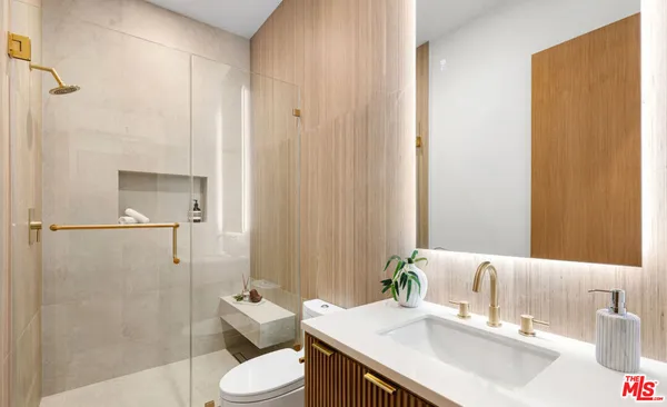 $26,850 | 2565 Patricia Avenue, Los Angeles, CA 90064