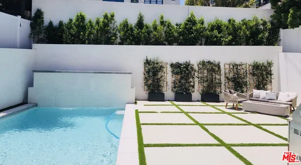 $26,850 | 2565 Patricia Avenue, Los Angeles, CA 90064