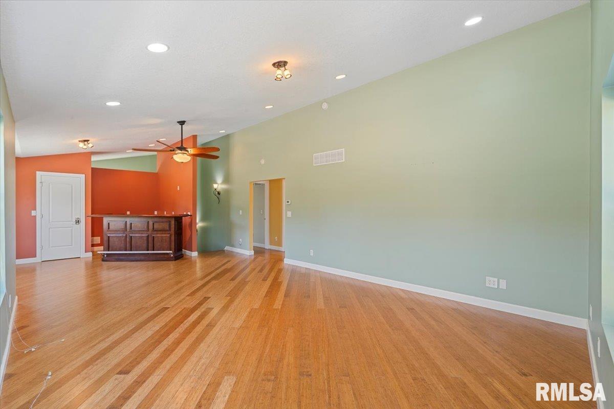 555 25th Avenue Moline, IL 61265 - Photo 28 of 41