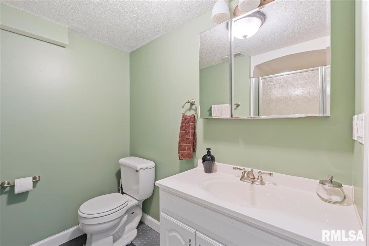 555 25th Avenue Moline, IL 61265 - Photo 35 of 41