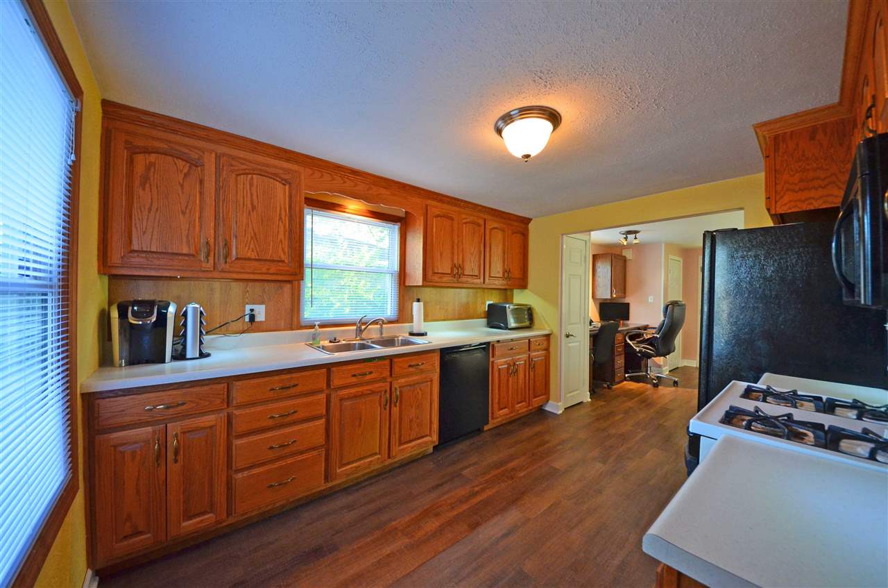 7311 Bluffton Road Fort Wayne, IN 46809 - Photo 3 of 17