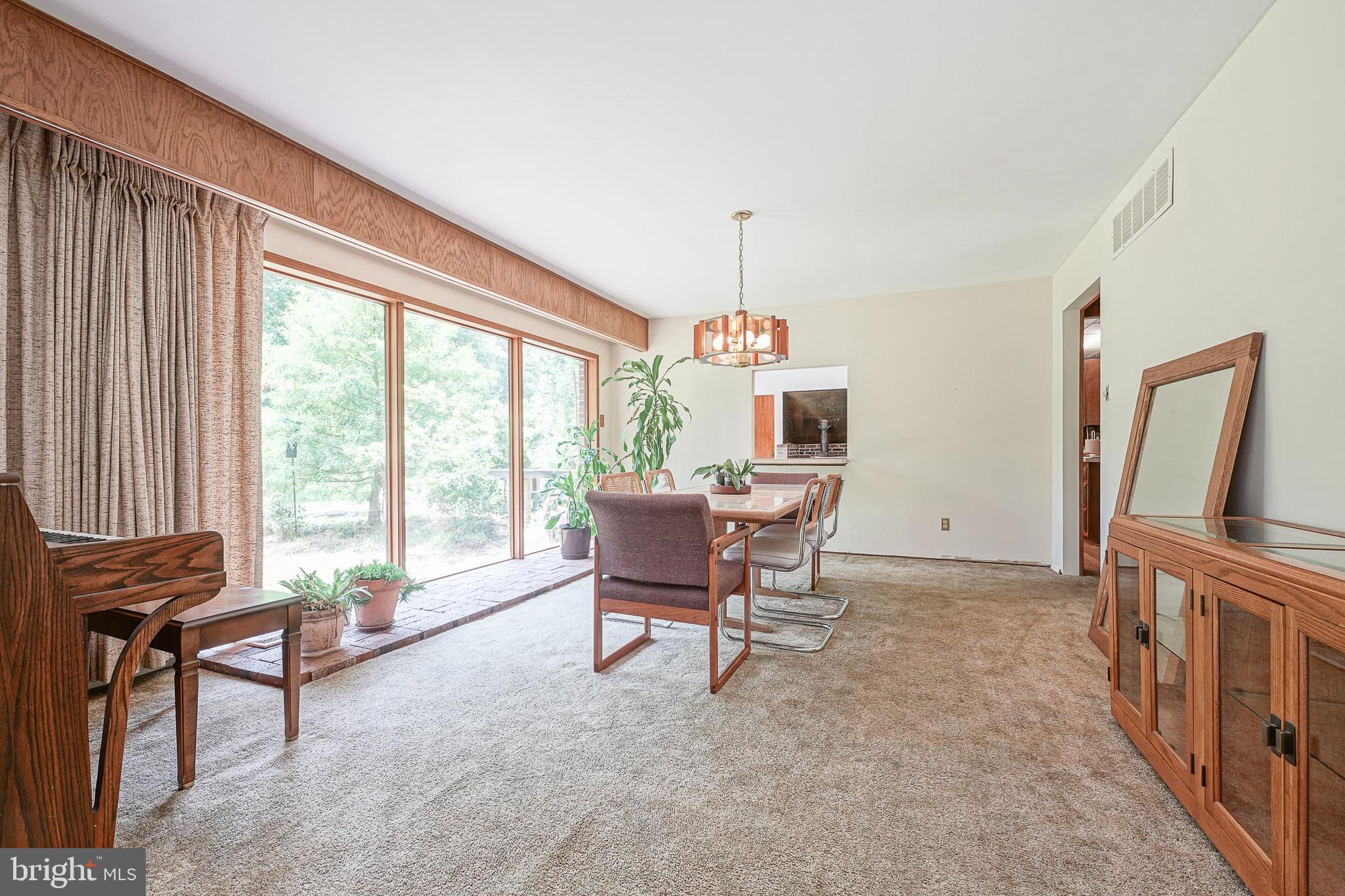 143 Ridge Road Southampton, NJ 08088 - Photo 12 of 43 Dining Room