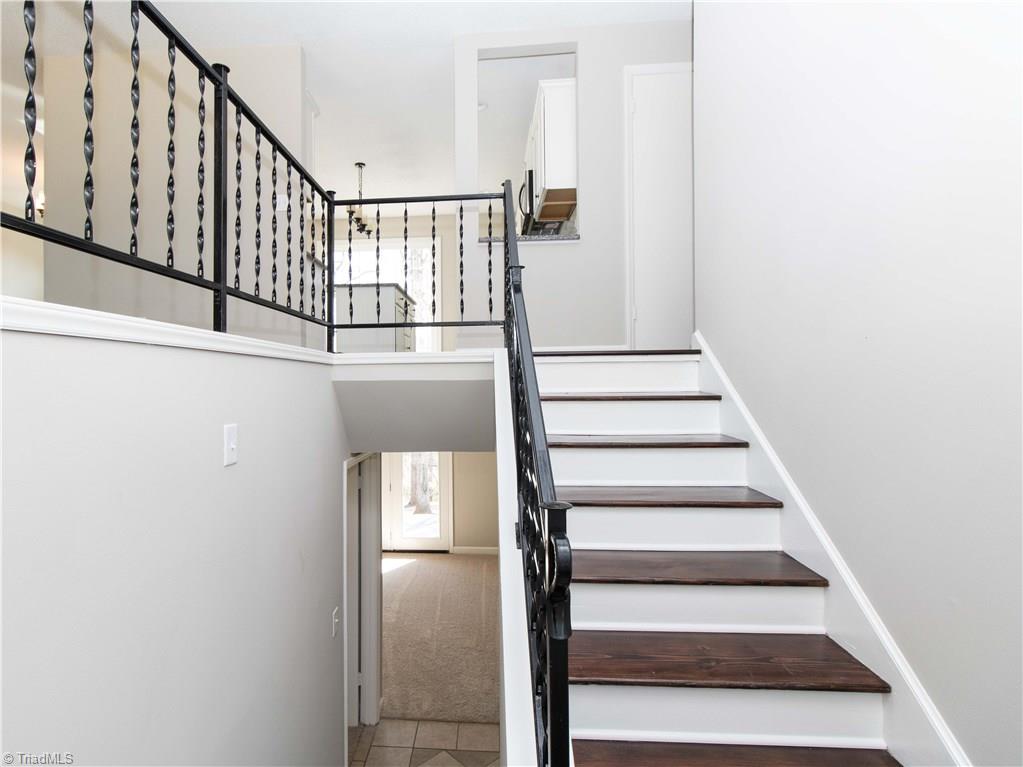 5665 Sweetbriar Road Pfafftown, NC 27040 - Photo 3 of 26 Gallery Image 3