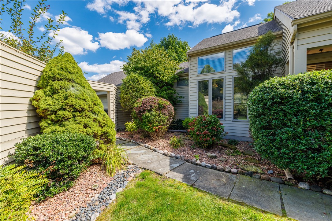 1 Woods Point Penfield, NY 14580 - Photo 2 of 49