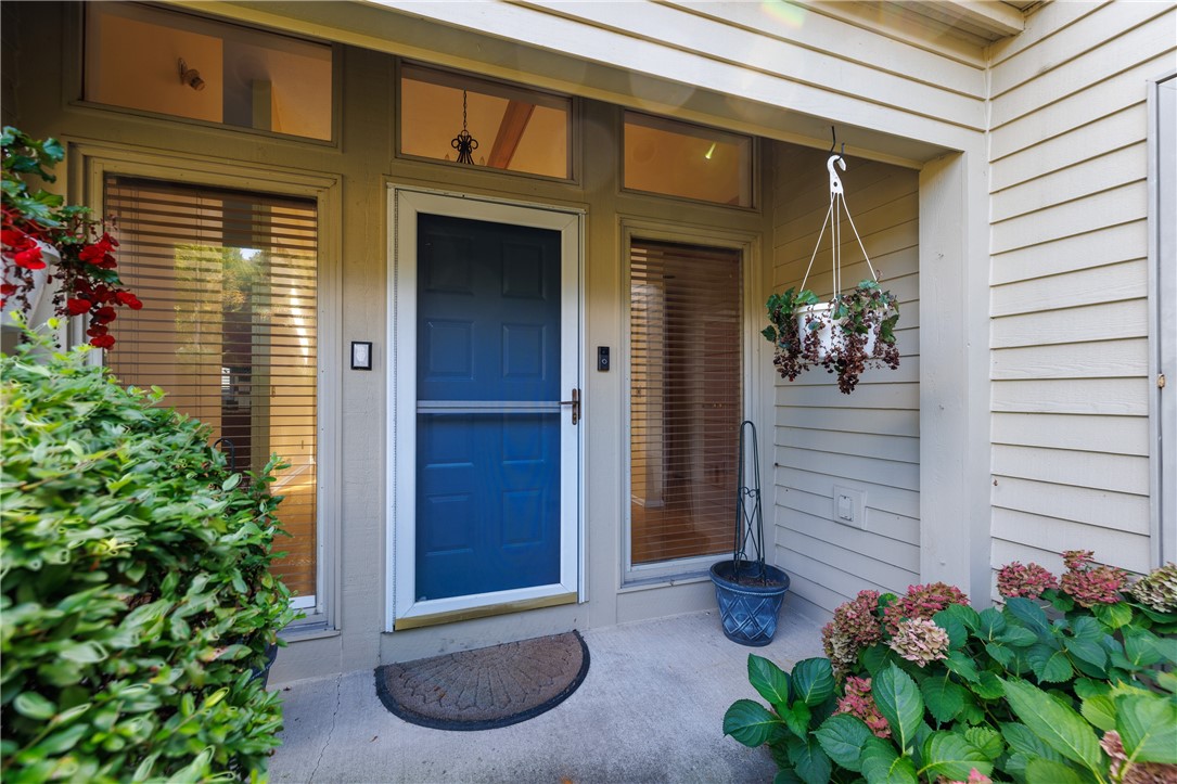 1 Woods Point Penfield, NY 14580 - Photo 3 of 49