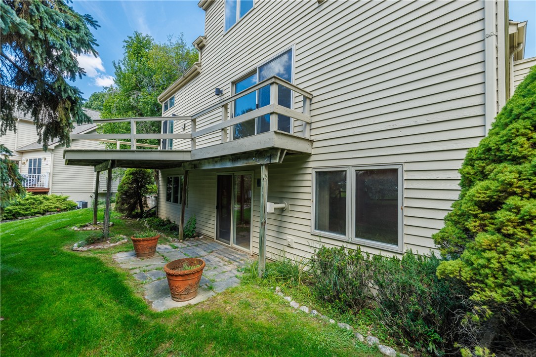 1 Woods Point Penfield, NY 14580 - Photo 7 of 49