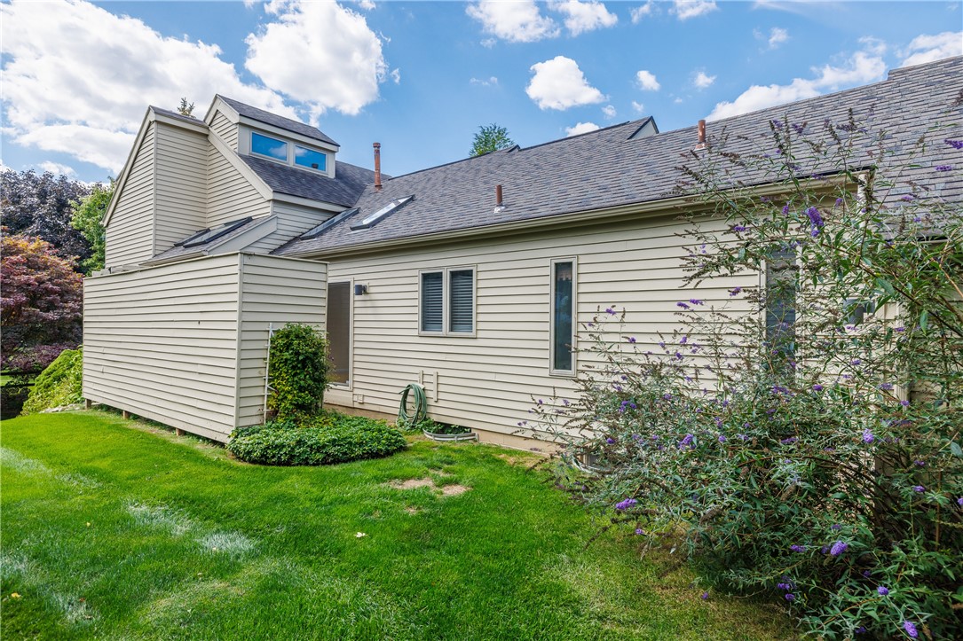 1 Woods Point Penfield, NY 14580 - Photo 8 of 49